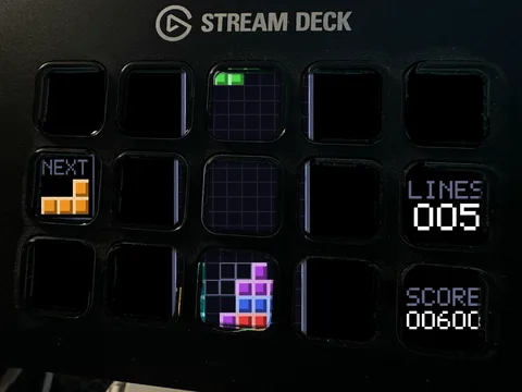 Falling Blocks — Stream Deck screensaver